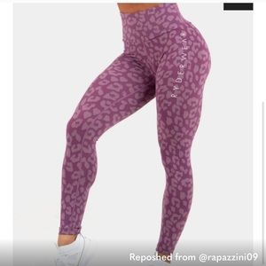 Ryderwear purple leapord scrunch butt leggings Lg